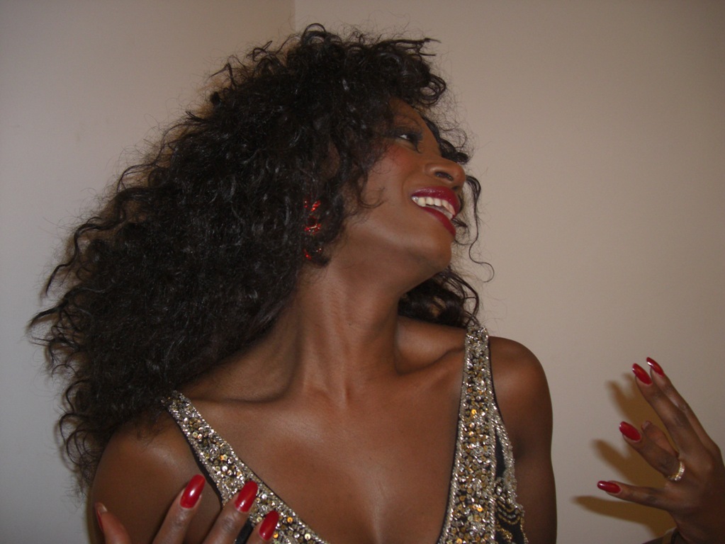 KAYIA MAXWELL AVENIDA RESTAURANT WELLING
